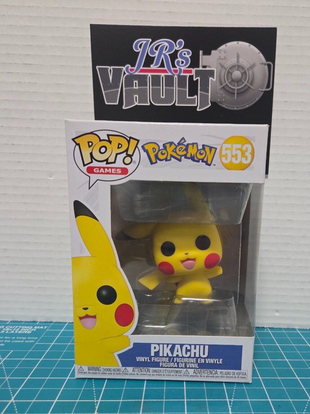 Funko POP Games Pokemon Pikachu 553 Vinyl Figure